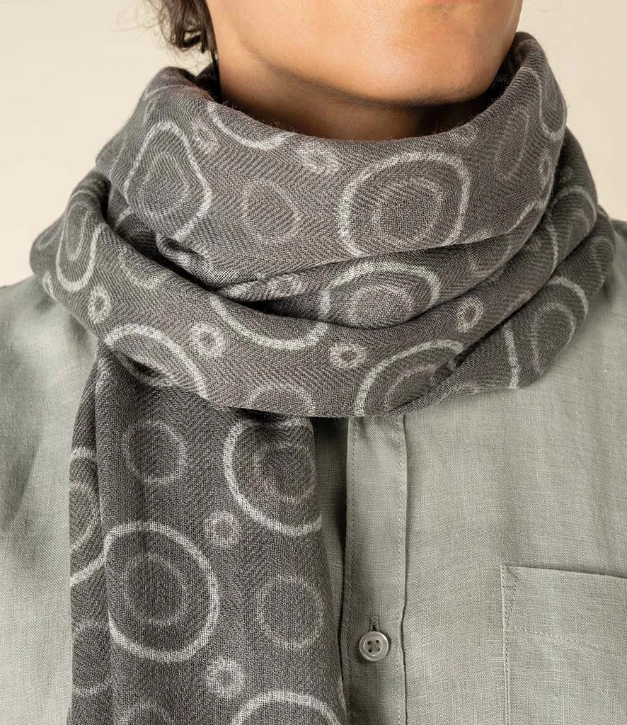 Grey Circles