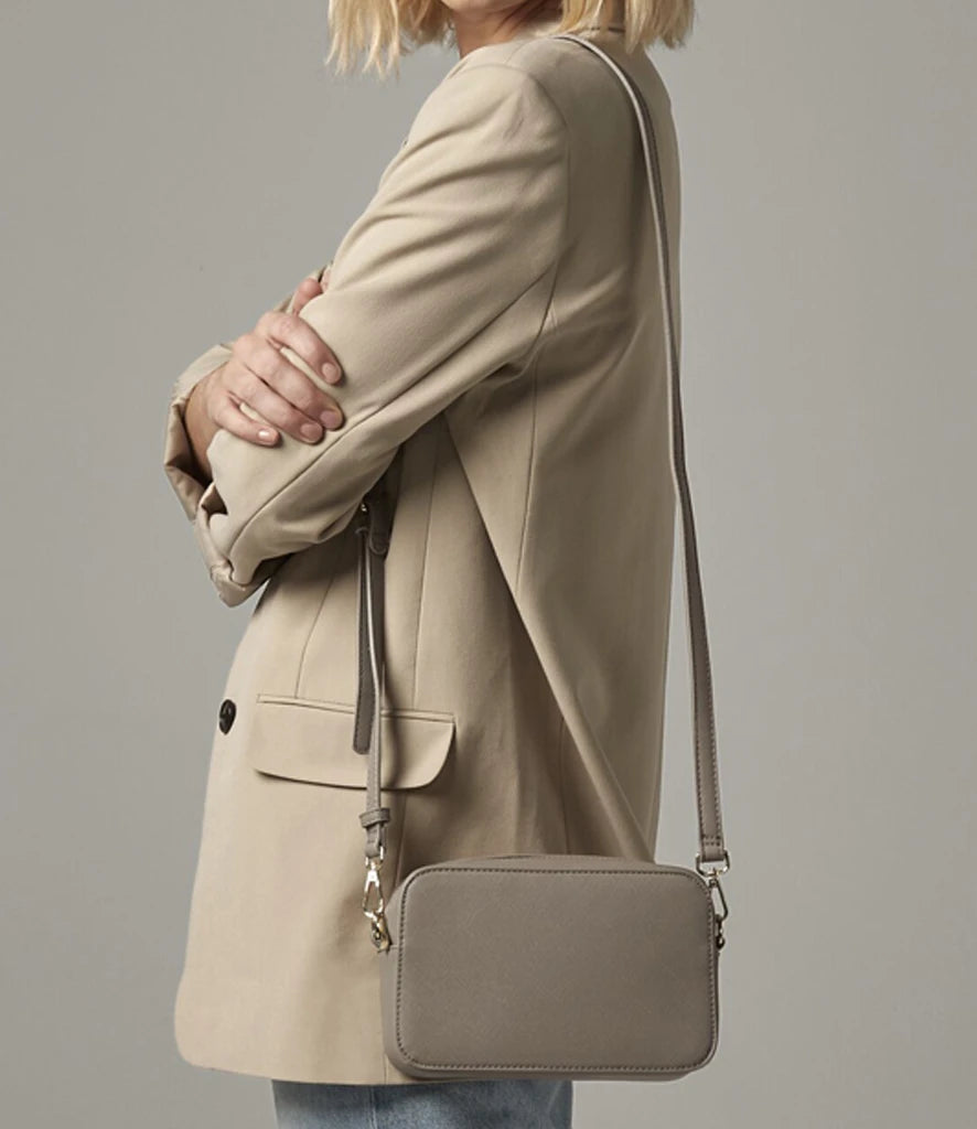 Taupe